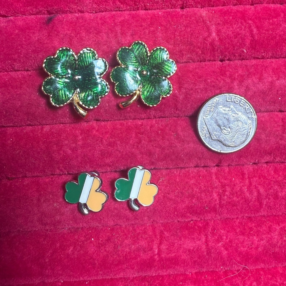 Source Unknown‎ Green and Gold Clover Earrings